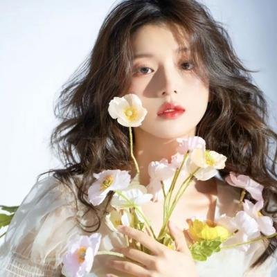 蓝眼睛波利